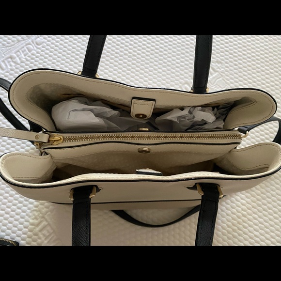 Kate Spade purse - Picture 3 of 4